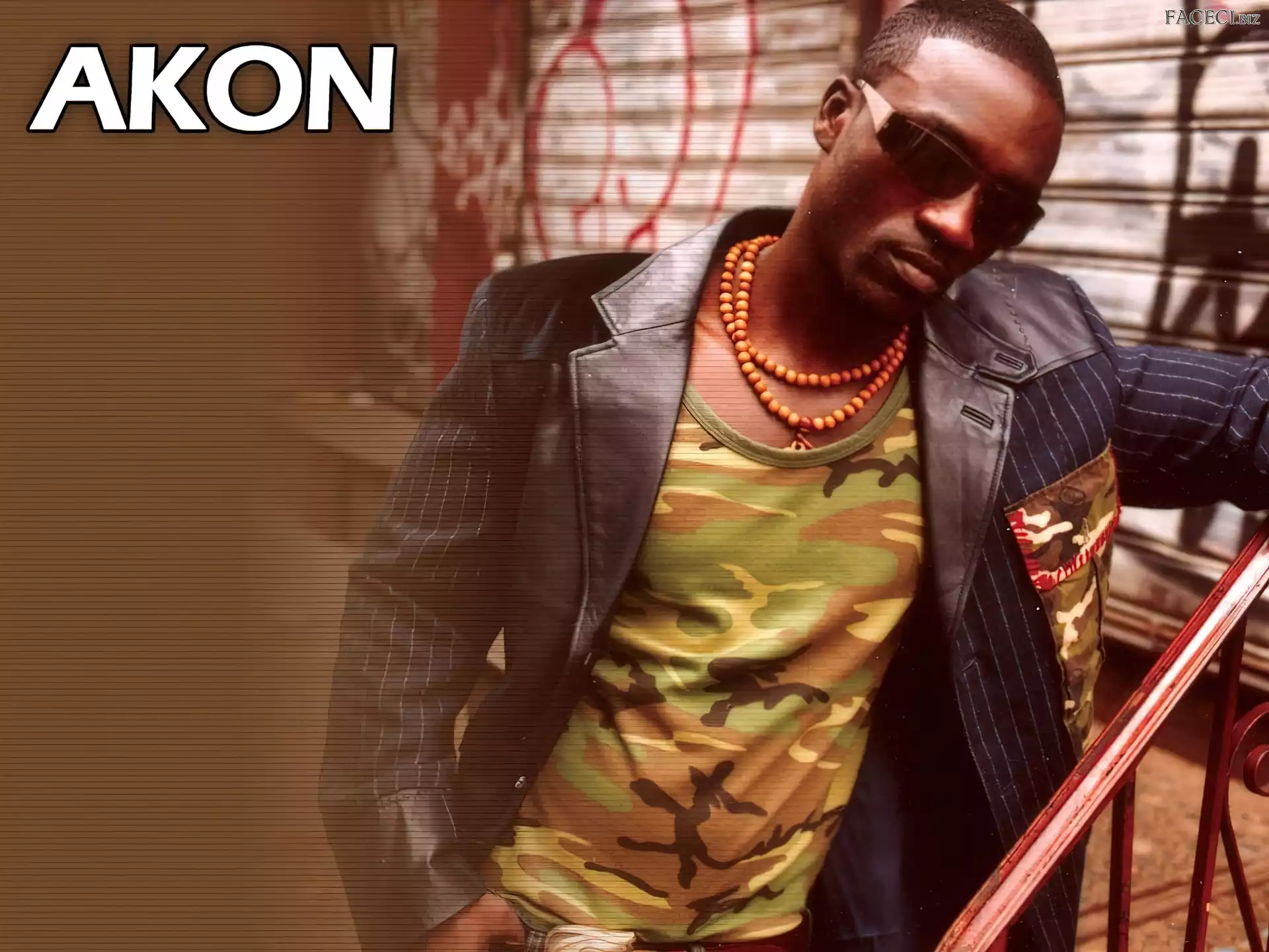 Okulary, Akon, Korale